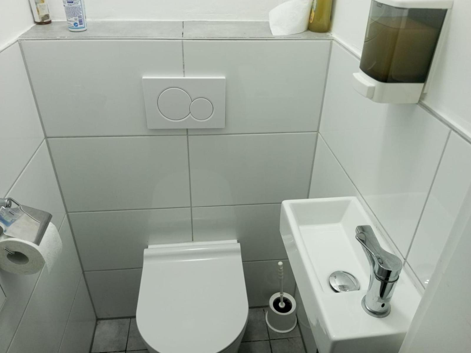 Gemuetliches Lisa Zimmer Mit Gemeinschaftskueche Heilbronn Zentrum Екстериор снимка